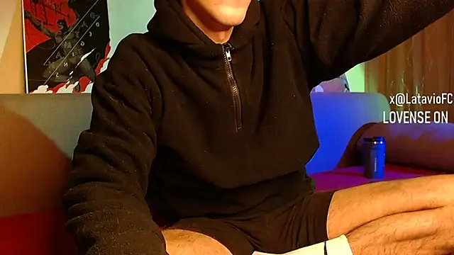 Snapshot of Midnighter_ chatting on 12-16-24, 06:43 Midnighter online show from 12-16-24, 06:43