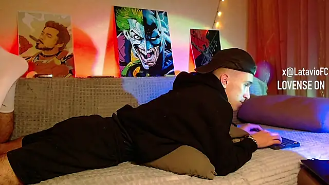 Snapshot of Midnighter_ chatting on 01-29-25, 12:43 Midnighter online show from 01-29-25, 12:43