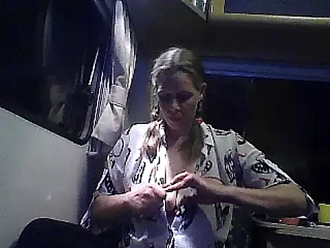 WildScorpio86 online show from 12-22-25, 03:09