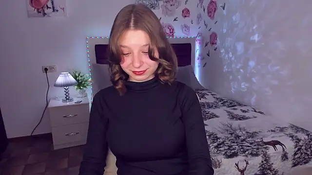 Snapshot of RinaMoore chatting on 11-23-25, 01:44 RinaMoore online show from 11-23-25, 01:44