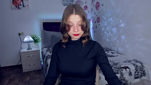 Snapshot of RinaMoore chatting on 11-28-25, 03:04 RinaMoore online show from 11-28-25, 03:04