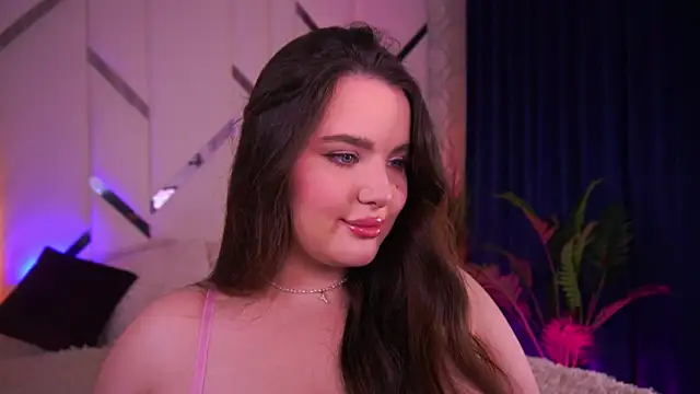 CuteAmberr online show from 11-08-25, 01:17