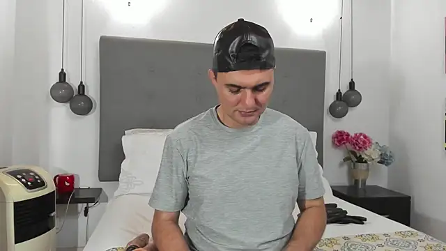 andrhes baby online show from 11-16-25, 08:58