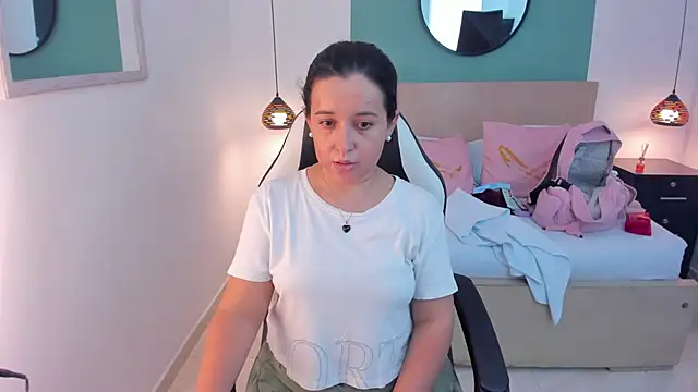 izaro22 online show from 12-06-24, 07:23