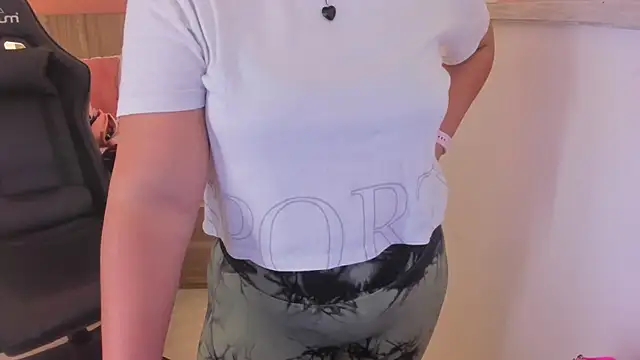 izaro22 online show from 01-14-25, 02:19