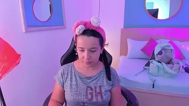 izaro22 online show from 09-10-25, 02:22