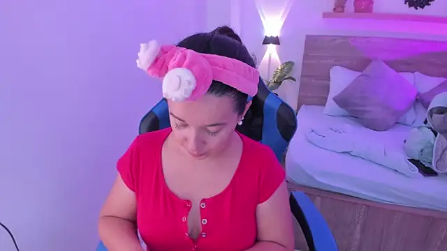 izaro22 online show from 09-24-25, 02:15