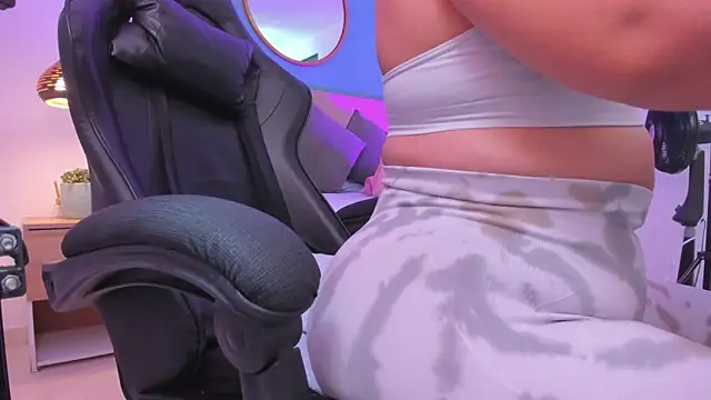 izaro22 online show from 11-11-25, 02:33