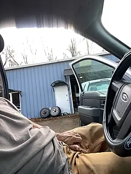 Snapshot of Themechanic420 chatting on 12-17-24, 07:15 Themechanic420 online show from 12-17-24, 07:15