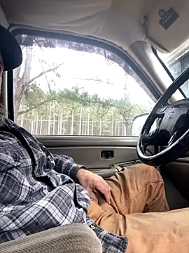 Snapshot of Themechanic420 chatting on 12-17-25, 05:41 Themechanic420 online show from 12-17-25, 05:41