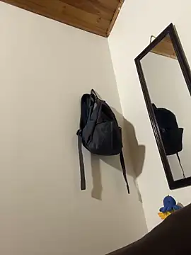 Snapshot of CamiRojas_boy chatting on 10-18-25, 04:04 CamiRojas boy online show from 10-18-25, 04:04