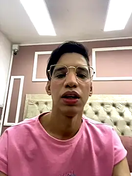 Ariel Femboy  online show from 11-18-25, 08:35