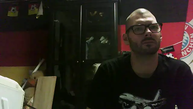 Snapshot of Die-geile-Sau chatting on 10-26-25, 08:15 Die-geile-Sau online show from 10-26-25, 08:15