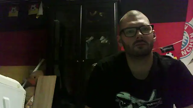 Snapshot of Die-geile-Sau chatting on 10-28-25, 09:06 Die-geile-Sau online show from 10-28-25, 09:06