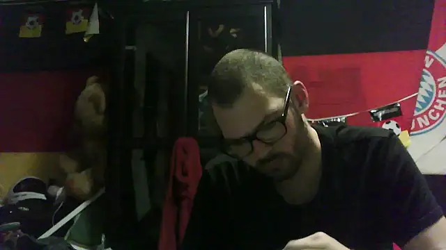 Snapshot of Die-geile-Sau chatting on 11-05-25, 08:20 Die-geile-Sau online show from 11-05-25, 08:20