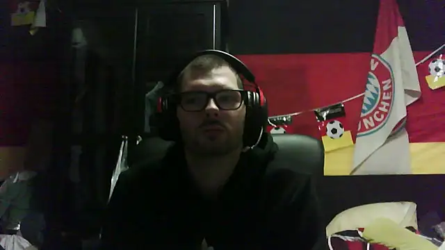 Snapshot of Die-geile-Sau chatting on 11-13-25, 09:47 Die-geile-Sau online show from 11-13-25, 09:47