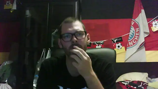 Snapshot of Die-geile-Sau chatting on 11-14-25, 08:29 Die-geile-Sau online show from 11-14-25, 08:29