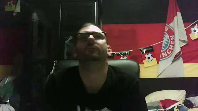 Snapshot of Die-geile-Sau chatting on 11-18-25, 08:13 Die-geile-Sau online show from 11-18-25, 08:13