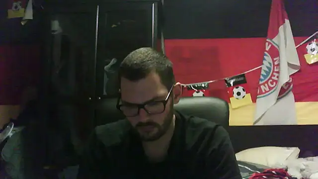 Snapshot of Die-geile-Sau chatting on 11-22-25, 09:25 Die-geile-Sau online show from 11-22-25, 09:25