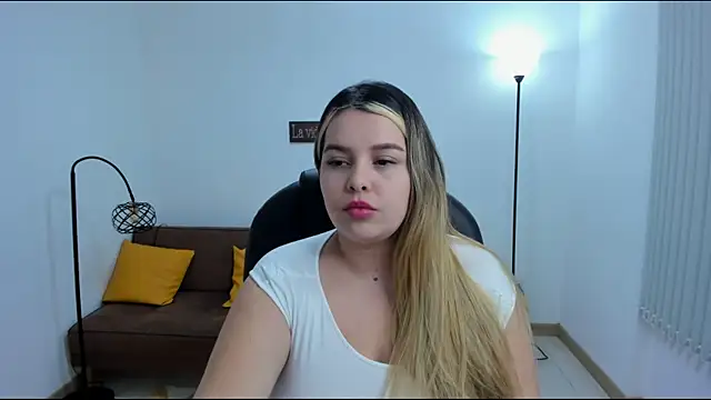 camiilaa1 online show from 02-08-25, 04:57