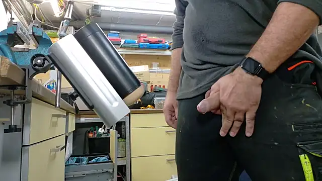 Nikeyone2 online show from 10-29-25, 09:33