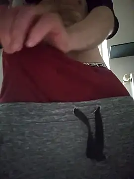 Snapshot of geiler89 chatting on 02-12-26, 02:23 geiler89 online show from 02-12-26, 02:23