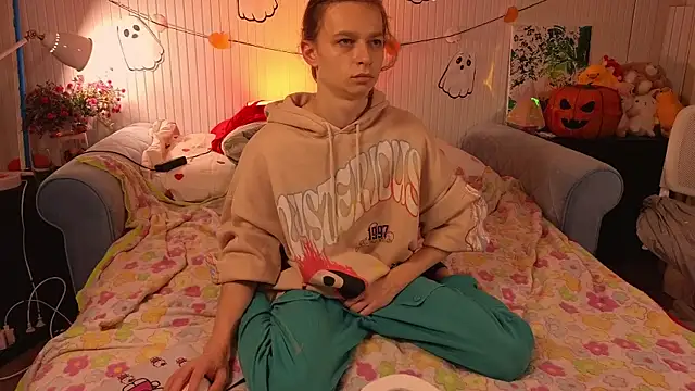 Snapshot of Frank_Fraer chatting on 10-25-25, 08:03 Frank Fraer online show from 10-25-25, 08:03