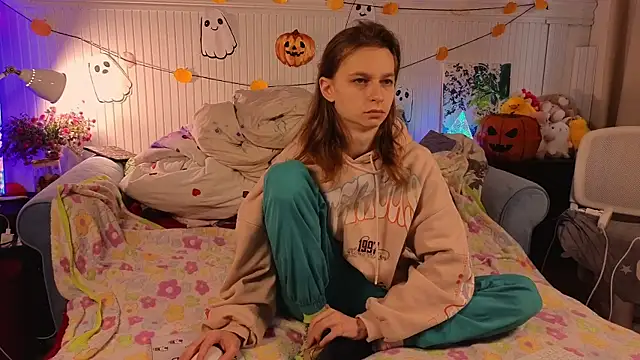 Snapshot of Frank_Fraer chatting on 10-26-25, 02:23 Frank Fraer online show from 10-26-25, 02:23