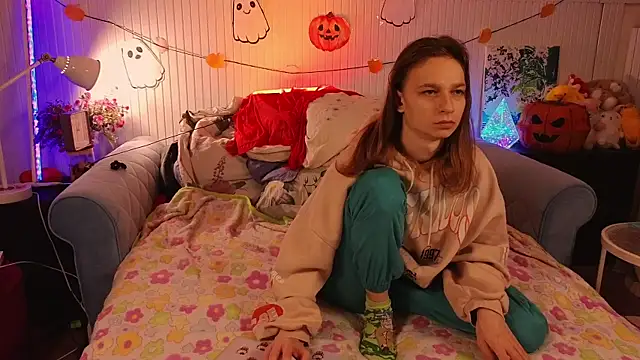 Snapshot of Frank_Fraer chatting on 10-28-25, 03:58 Frank Fraer online show from 10-28-25, 03:58