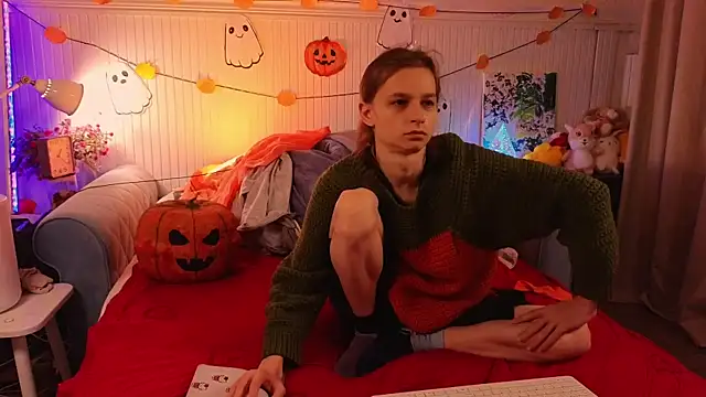 Snapshot of Frank_Fraer chatting on 10-31-25, 10:22 Frank Fraer online show from 10-31-25, 10:22