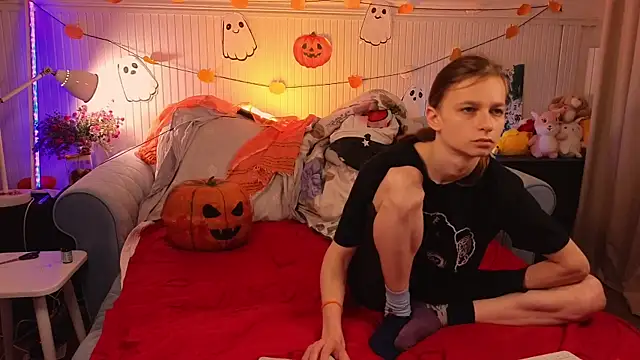 Snapshot of Frank_Fraer chatting on 11-01-25, 05:15 Frank Fraer online show from 11-01-25, 05:15