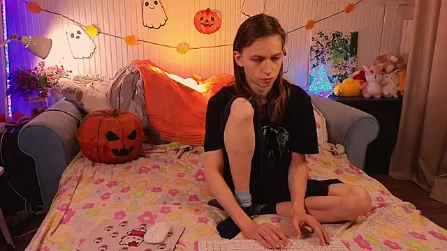 Snapshot of Frank_Fraer chatting on 11-02-25, 07:38 Frank Fraer online show from 11-02-25, 07:38