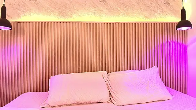 Snapshot of big_tits_in_your_face chatting on 10-16-25, 08:32 big tits in your face online show from 10-16-25, 08:32