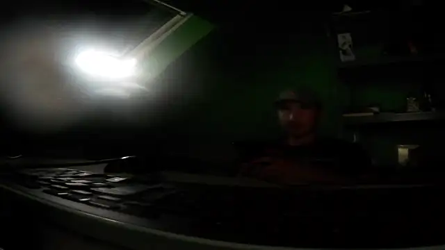 Snapshot of capoloveu chatting on 09-11-25, 05:13 capoloveu online show from 09-11-25, 05:13