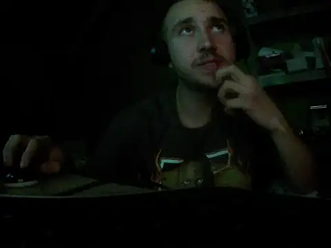 Snapshot of capoloveu chatting on 11-20-25, 08:52 capoloveu online show from 11-20-25, 08:52