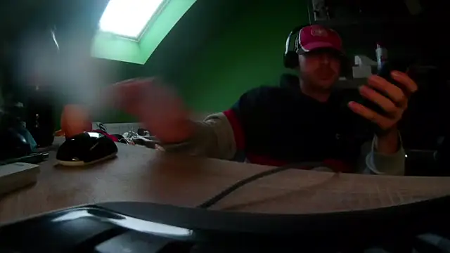 Snapshot of capoloveu chatting on 11-21-25, 03:22 capoloveu online show from 11-21-25, 03:22