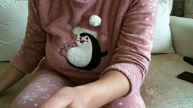 Snapshot of mysteriouscouple001 chatting on 12-17-24, 12:11 mysteriouscouple001 online show from 12-17-24, 12:11