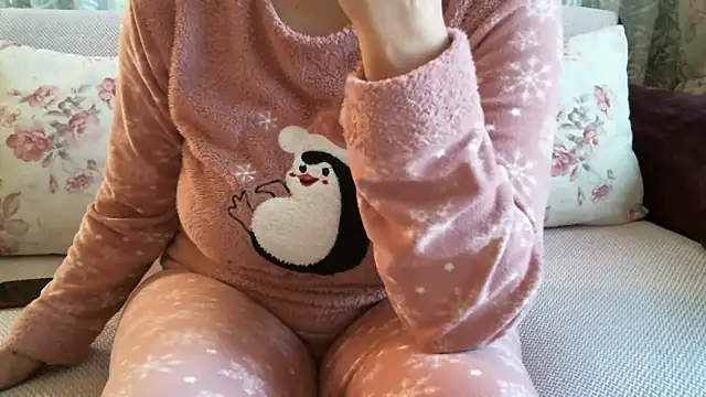 Snapshot of mysteriouscouple001 chatting on 01-18-25, 09:13 mysteriouscouple001 online show from 01-18-25, 09:13