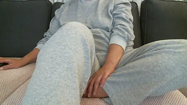 Snapshot of mysteriouscouple001 chatting on 11-26-25, 08:32 mysteriouscouple001 online show from 11-26-25, 08:32