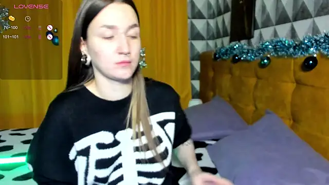 Pink diablo online show from 12-19-24, 01:28
