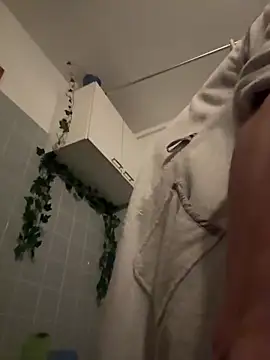 Toyjungee online show from 10-09-25, 01:25