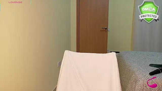 Snapshot of Susycachonda1 chatting on 11-17-25, 04:24 Susycachonda1 online show from 11-17-25, 04:24