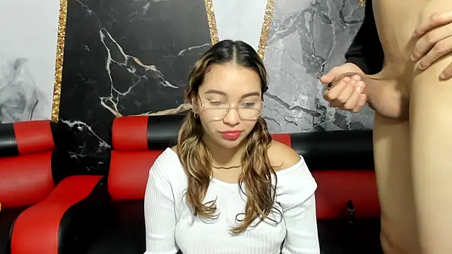 hot-threesome online show from 02-02-25, 03:17