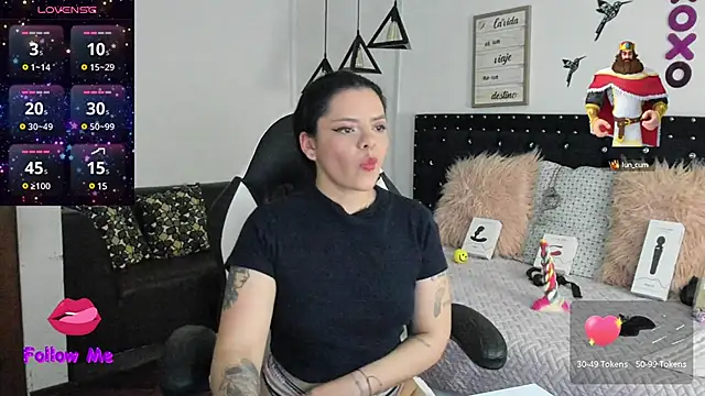 natasha logan  online show from 12-06-24, 04:14