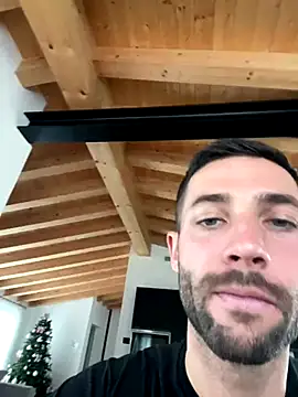 Snapshot of Fellix chatting on 12-16-25, 11:15 Fellix online show from 12-16-25, 11:15