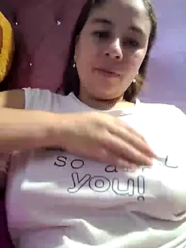 Snapshot of selena_gomez2 chatting on 03-19-25, 01:32 selena gomez2 online show from 03-19-25, 01:32