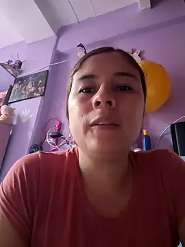 Snapshot of selena_gomez2 chatting on 09-30-25, 01:49 selena gomez2 online show from 09-30-25, 01:49