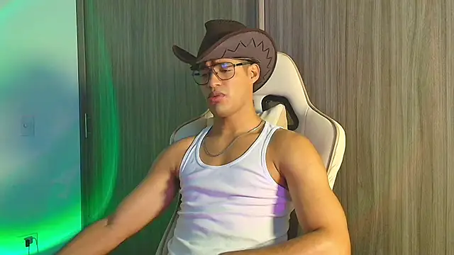 Jimmy Leeh  online show from 10-31-25, 03:40