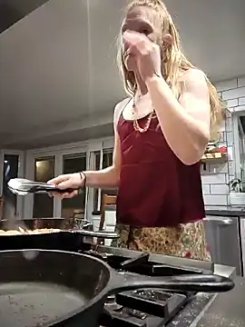 GoldenFlameGoddess online show from 02-15-25, 02:04