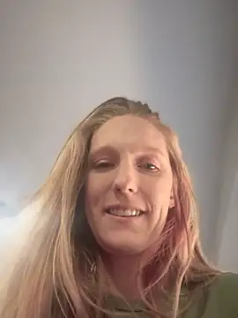 GoldenFlameGoddess online show from 02-20-25, 10:26